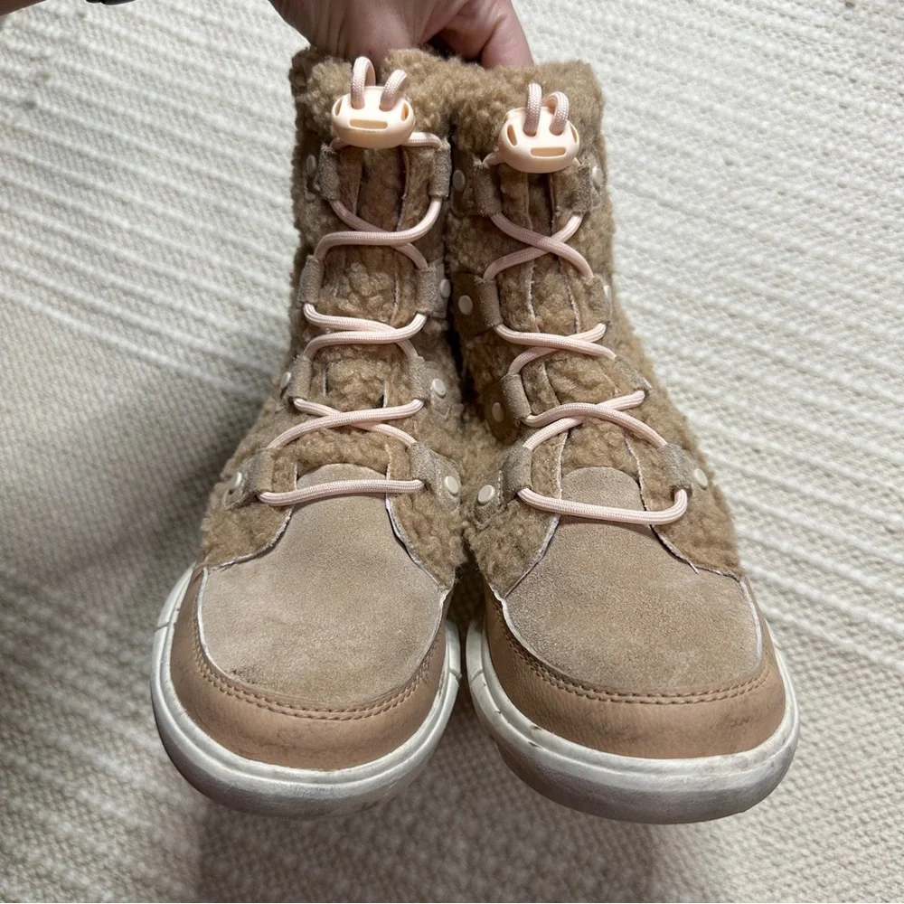 SOREL girls' tan Youth Explorer Cozy Canoe sherpa lace up boots 4 - Picture 2 of 13